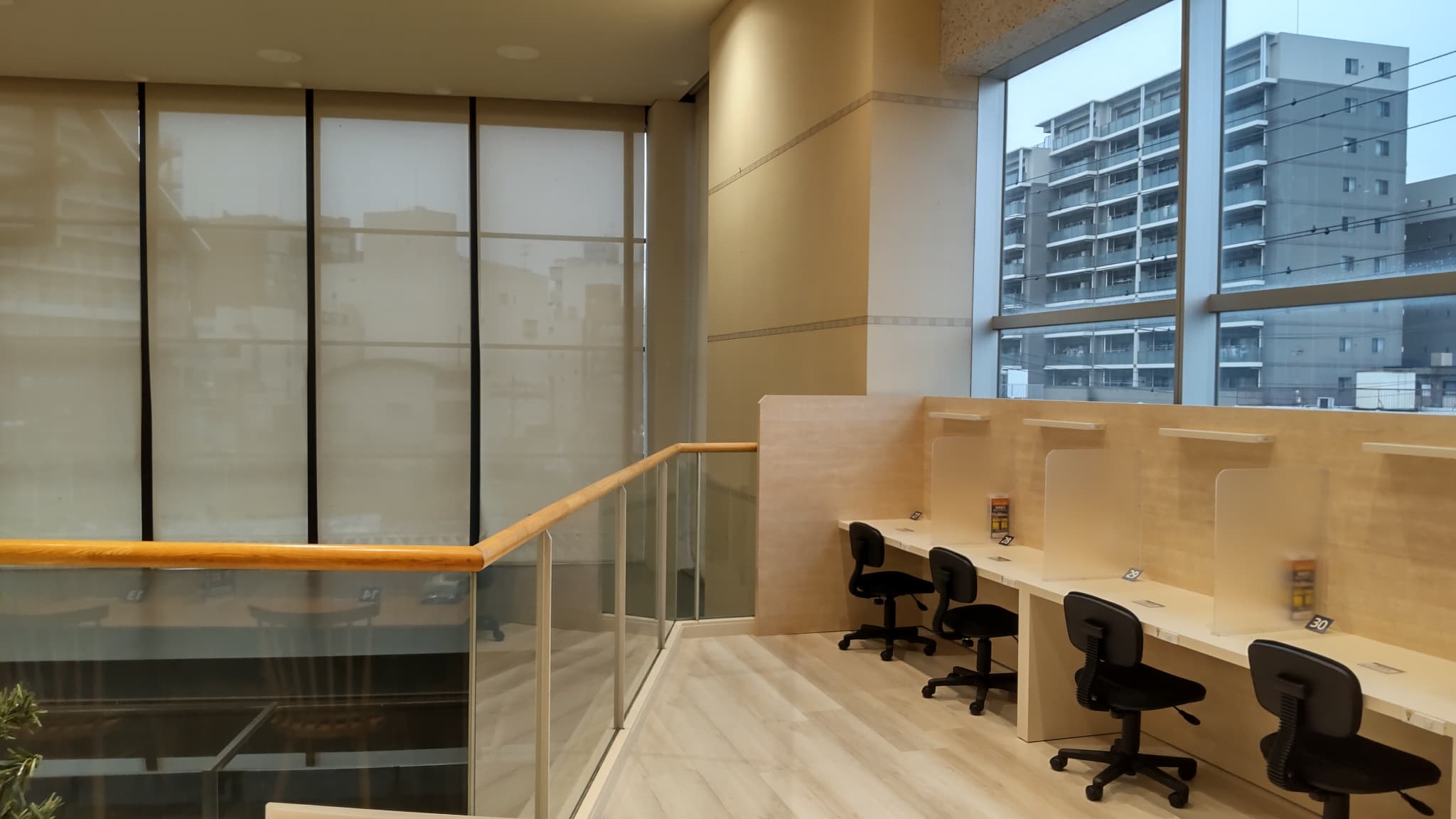 MIRAIYA Bookmark Lounge津田沼店