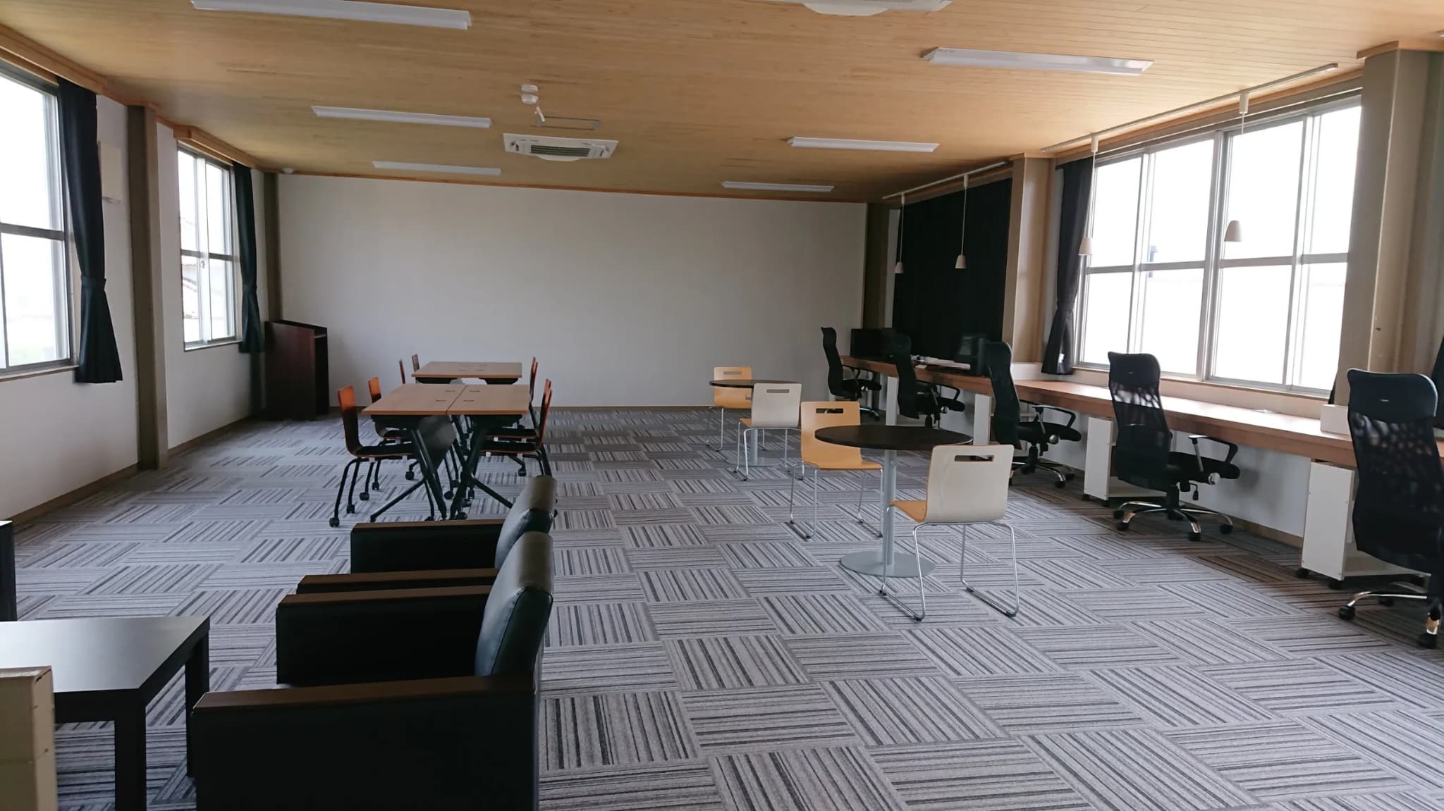 三股町まち・ひと・しごと情報交流センター