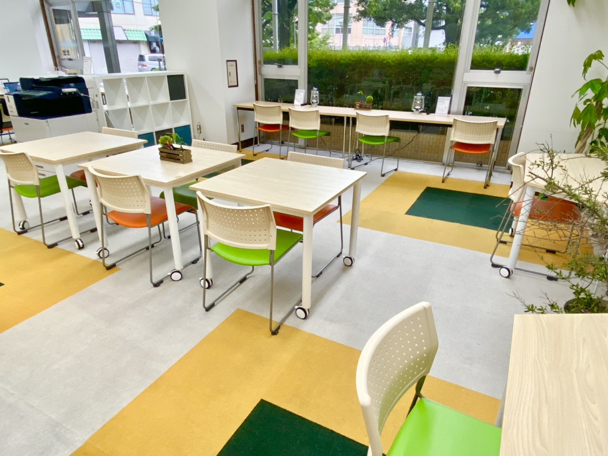 コワーキングスペースC-BASE