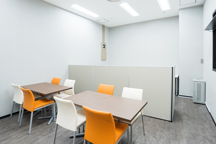 大宮西口アントレサロン1号館